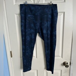 Z by Zella Capri Leggings Nordstrom Rack Navy Blue Tie Dye Women’s XL EUC!